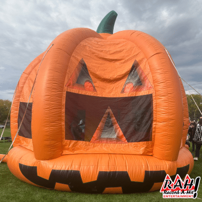 Giant Pumpkin Bounce House (2)