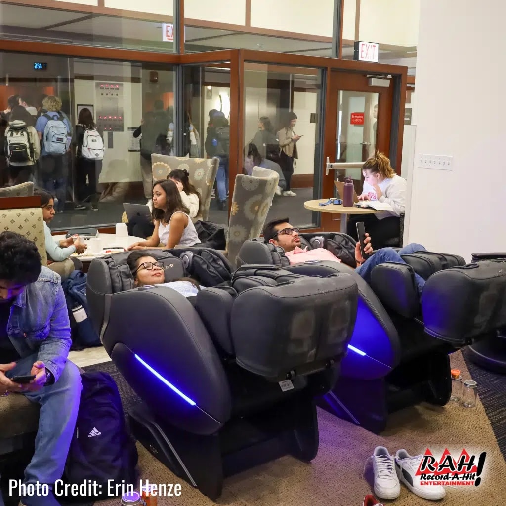 massage chairs 9 png